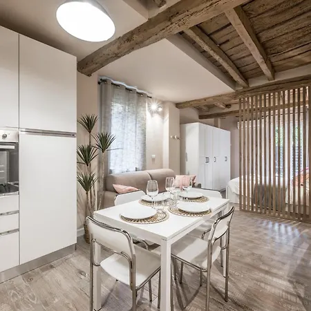 Broccaindosso Wood 5* Lejlighed